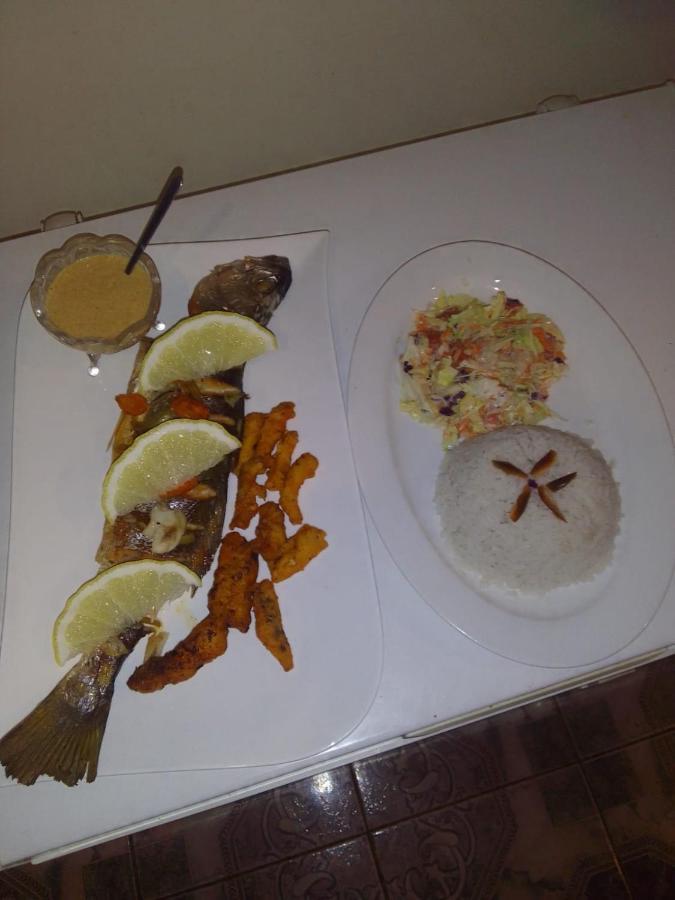 Hostal Y Restaurante Los Tecales La Coca Esterno foto