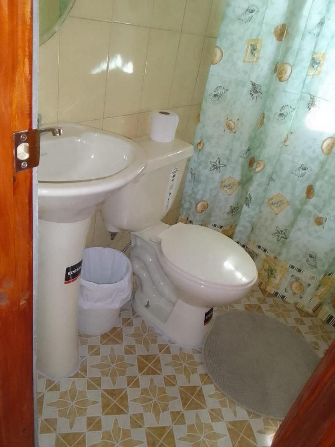Hostal Y Restaurante Los Tecales La Coca Esterno foto